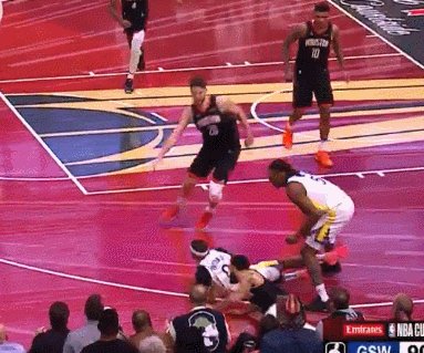 科尔:从没在NBA见过这种哨 火箭球迷:你见得少吗?