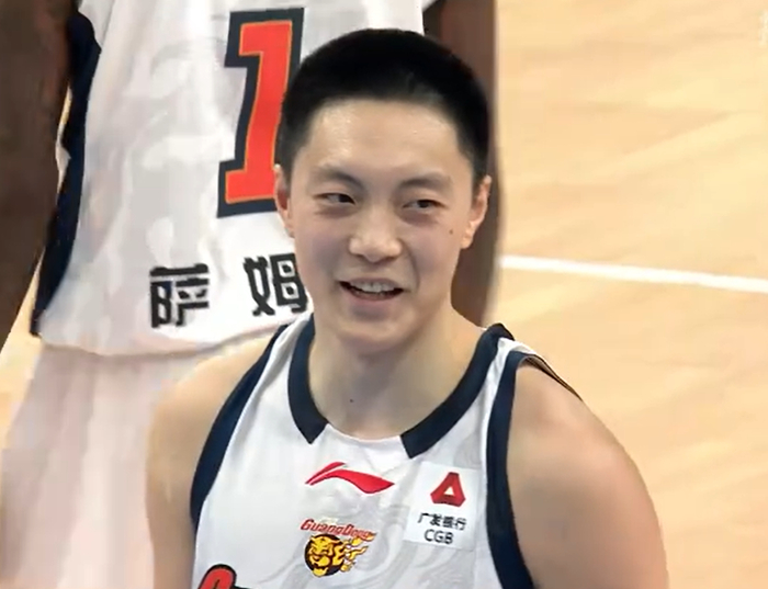 开云中国-胡明轩做出1个重要的决定，球迷很开心！|广东队|广东男篮|山东男篮|青岛队|球票_新浪体育_新浪新闻